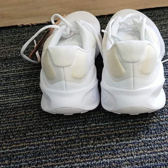 NWT Nike Revolution 7 Women's Road Running Shoes ,White-Size 9.5 - Picture 5 of 7
